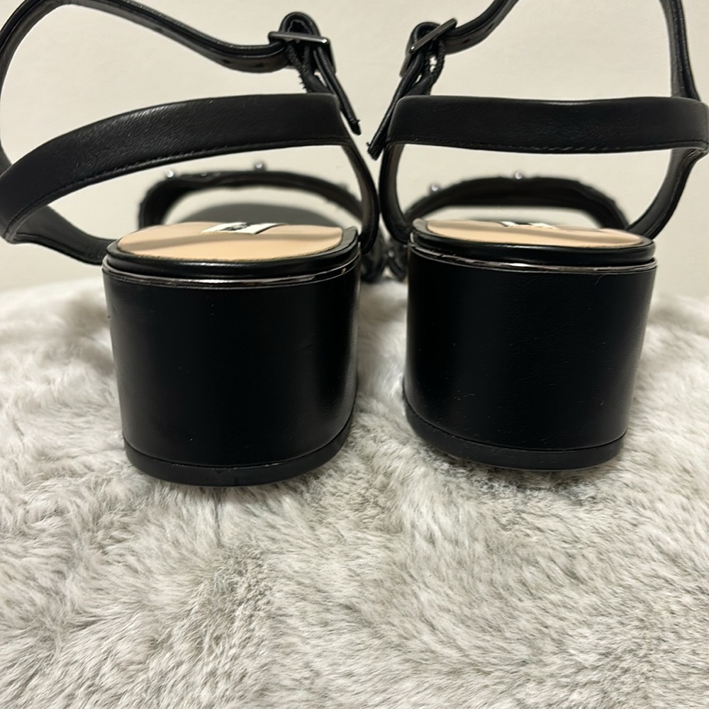 Sandals - Picture 4 of 6